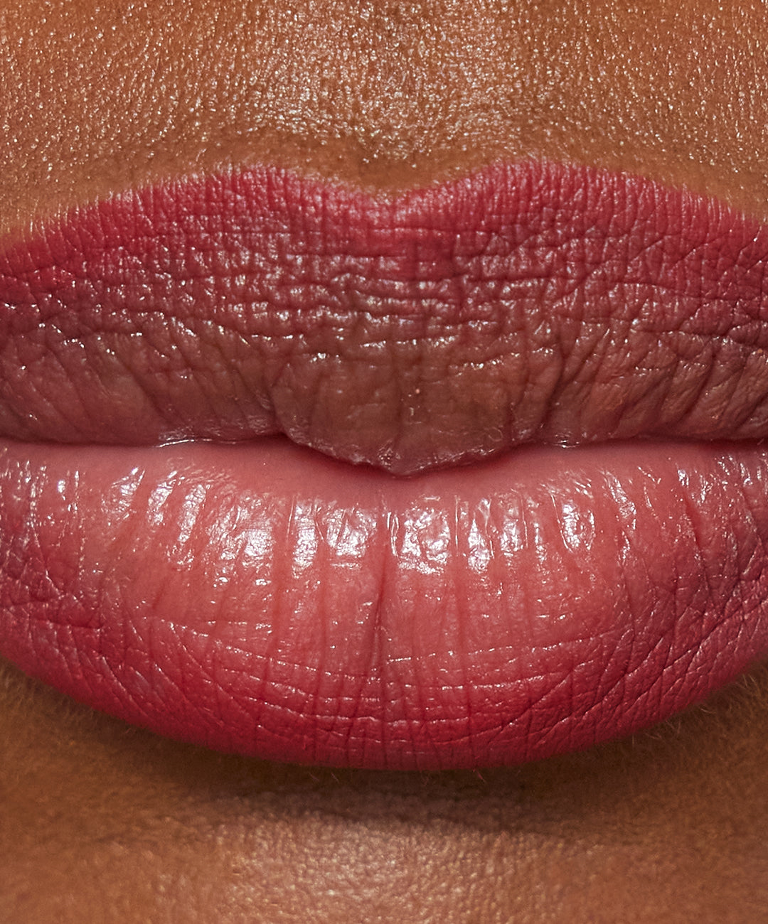 | desc: | text: light Lip Sculpt in shade Red